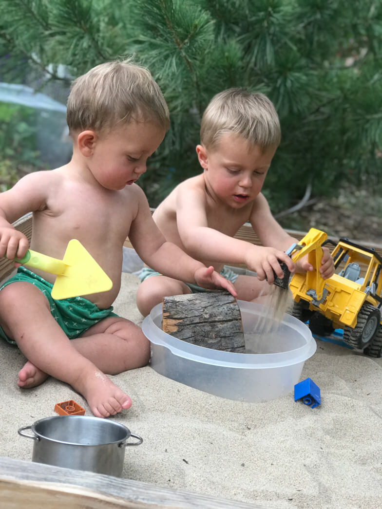 outdoor kids play sandbox diy